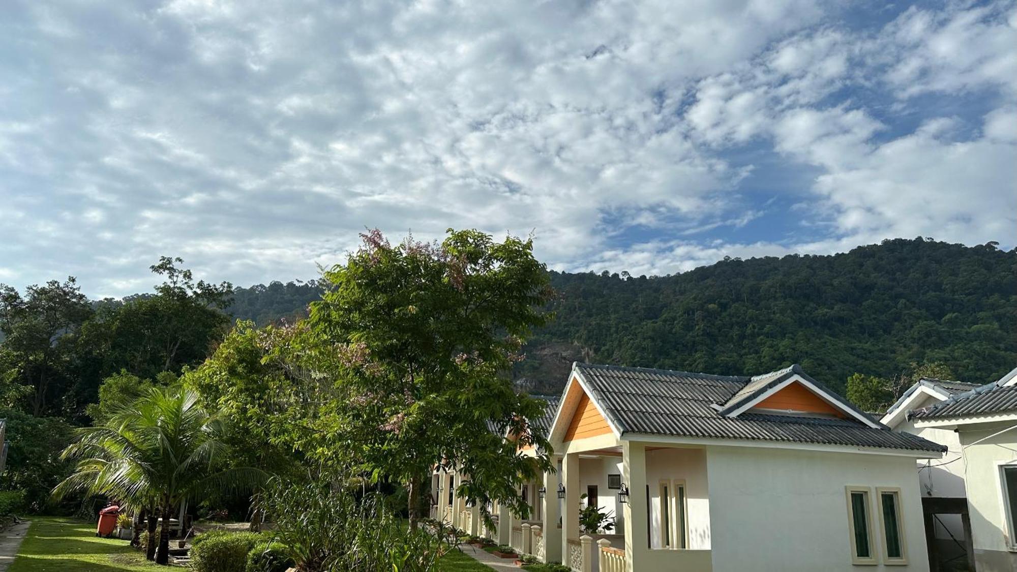 Tc Garden Resort Kuah Bagian luar foto