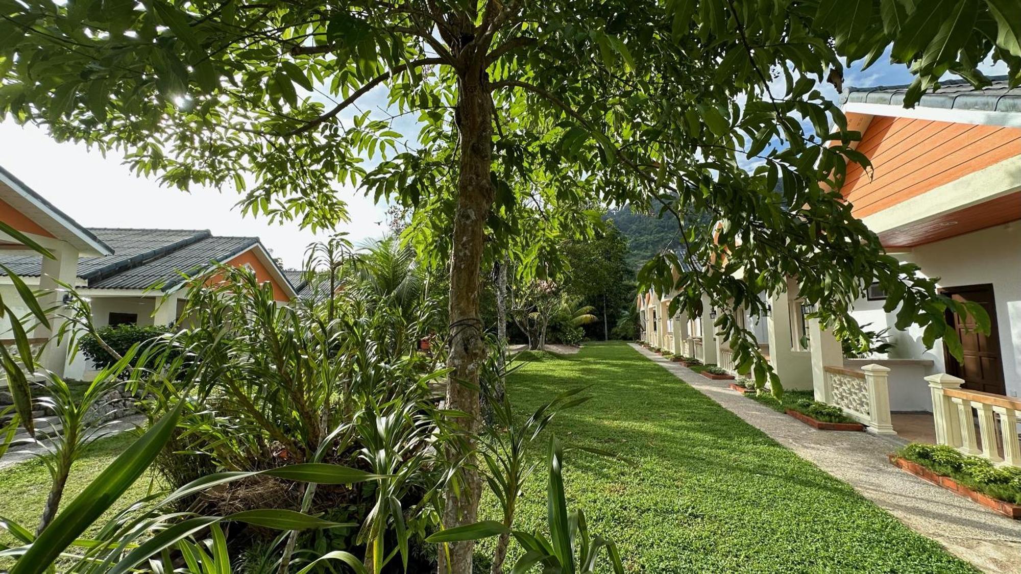 Tc Garden Resort Kuah Bagian luar foto